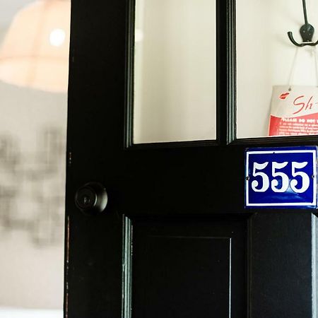 Studio 555 Granville 外观 照片